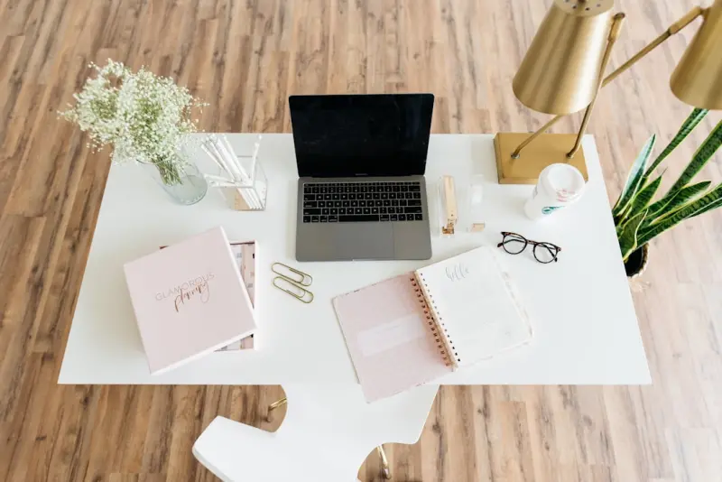 Pregnancy at the Desk: Redefining Success - Your Health Directory Pregnancy at the Desk: Redefining Success - Your Health Directory