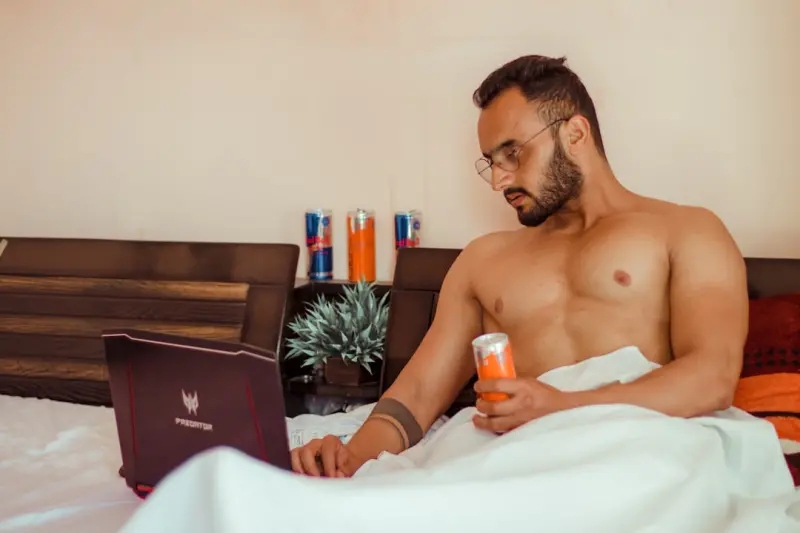 Why Men Need a Digital Detox (And How to Start) - Your Health Directory Why Men Need a Digital Detox (And How to Start) - Your Health Directory