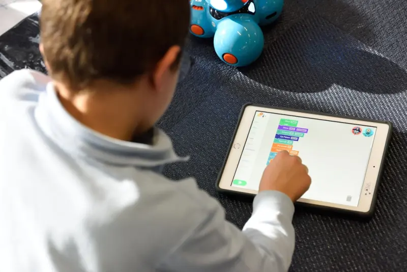 Why Teaching Tech to Teens Is the Best Brain Workout for Seniors