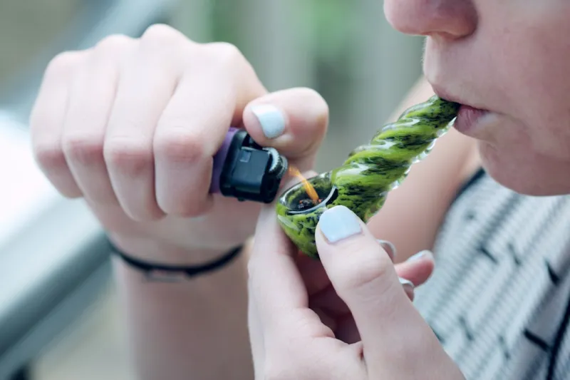 The Hidden Dangers of Smoking and Vaping: A Holistic Approach to Quitting